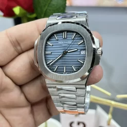 Alternative view of PATEK PHILIPPE Nautilus Automatic 5711 (Blue Dial) 40mm 3K B850202608050010