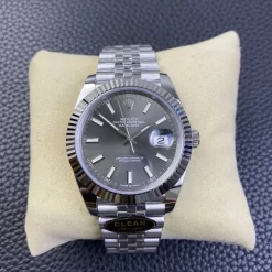PATEK PHILIPPE Nautilus Automatic (Grey Dial) 40mm CLEAN A450202608050038
