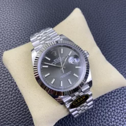 Alternative view of PATEK PHILIPPE Nautilus Automatic (Grey Dial) 40mm CLEAN A450202608050038