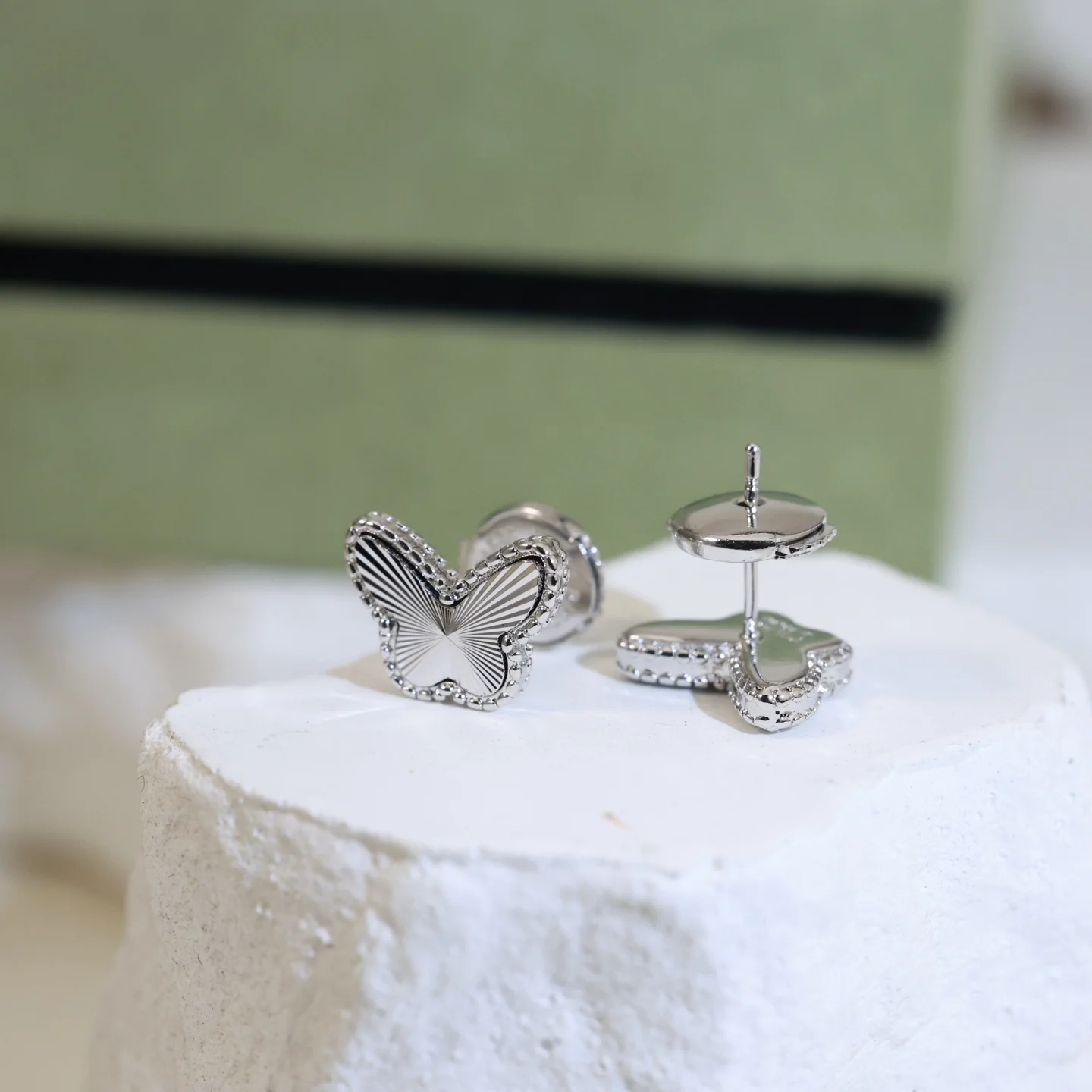 VAN CLEEF & ARPELS Earrings Silver Gold Plated One Size F0202608050206 - Image 7