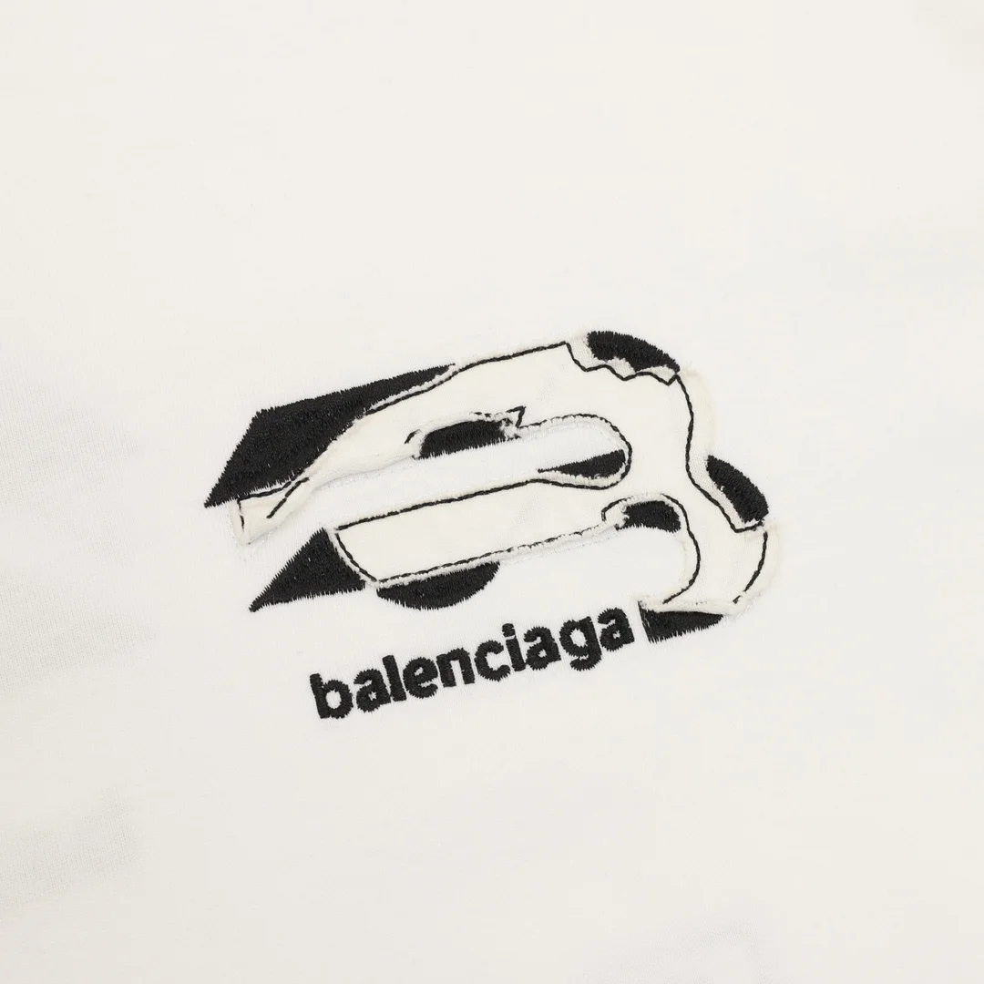 BALENCIAGA T-shirts White-Black S-L A30202609080362 - Image 4