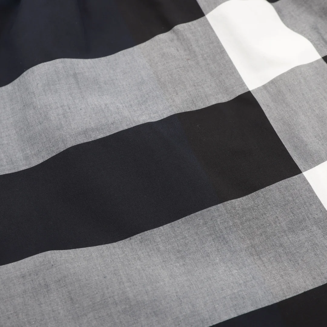 BURBERRY Shorts Navy-White S-L A40202609080277 - Image 6