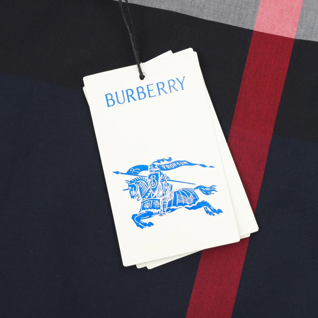 BURBERRY Shorts Navy-White S-L A40202609080277 - Image 8