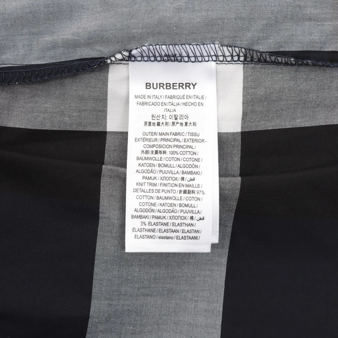 BURBERRY Shorts Navy-White S-L A40202609080277 - Image 9