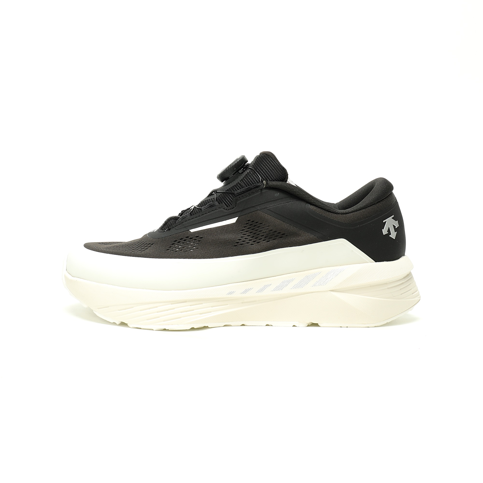 DESCENTE LAVITATE WIRE 3 D5331RRN16