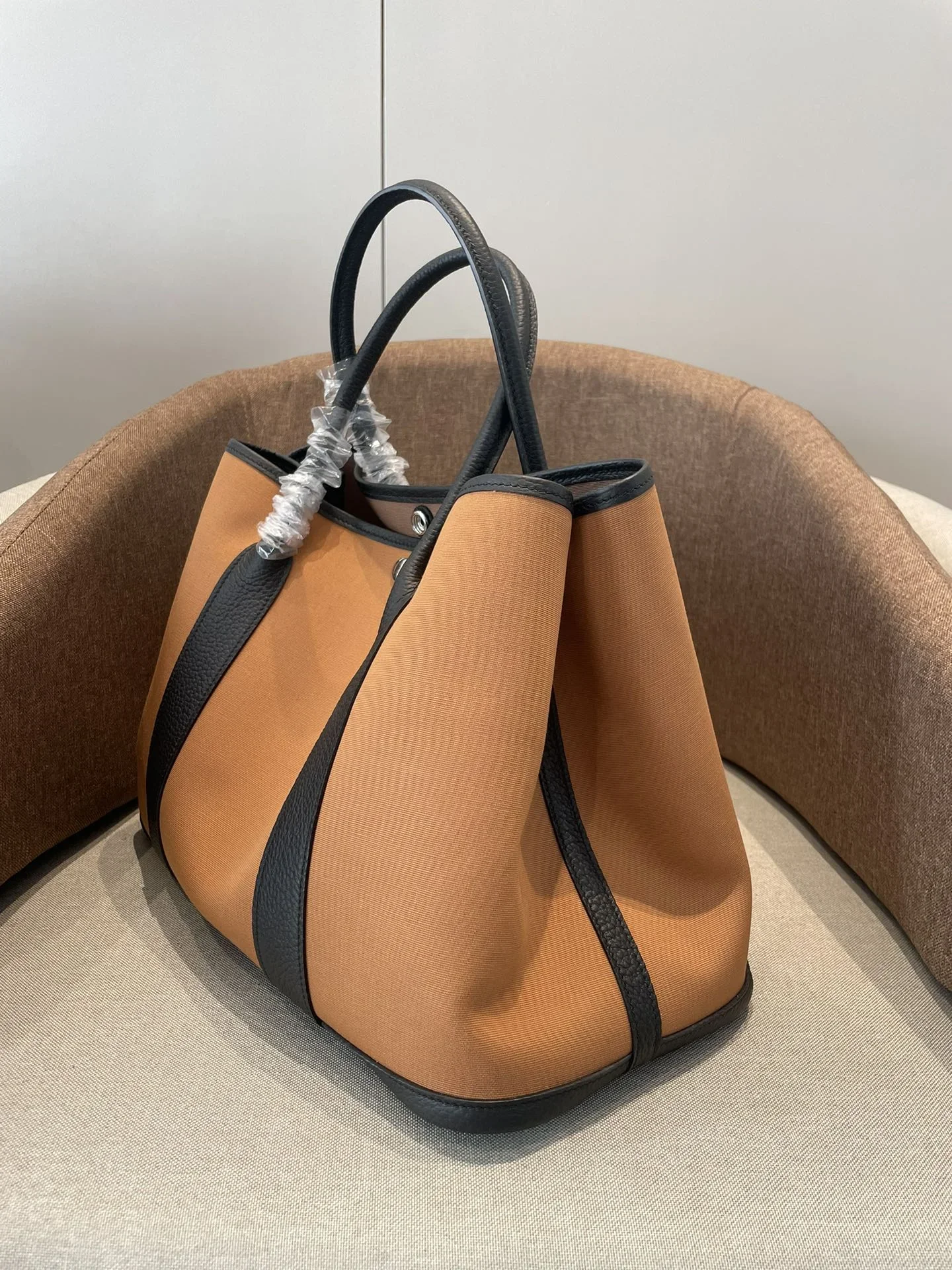 HERMES Totes Bags Brown-Black 30X36CM A000202609090267 - Image 2