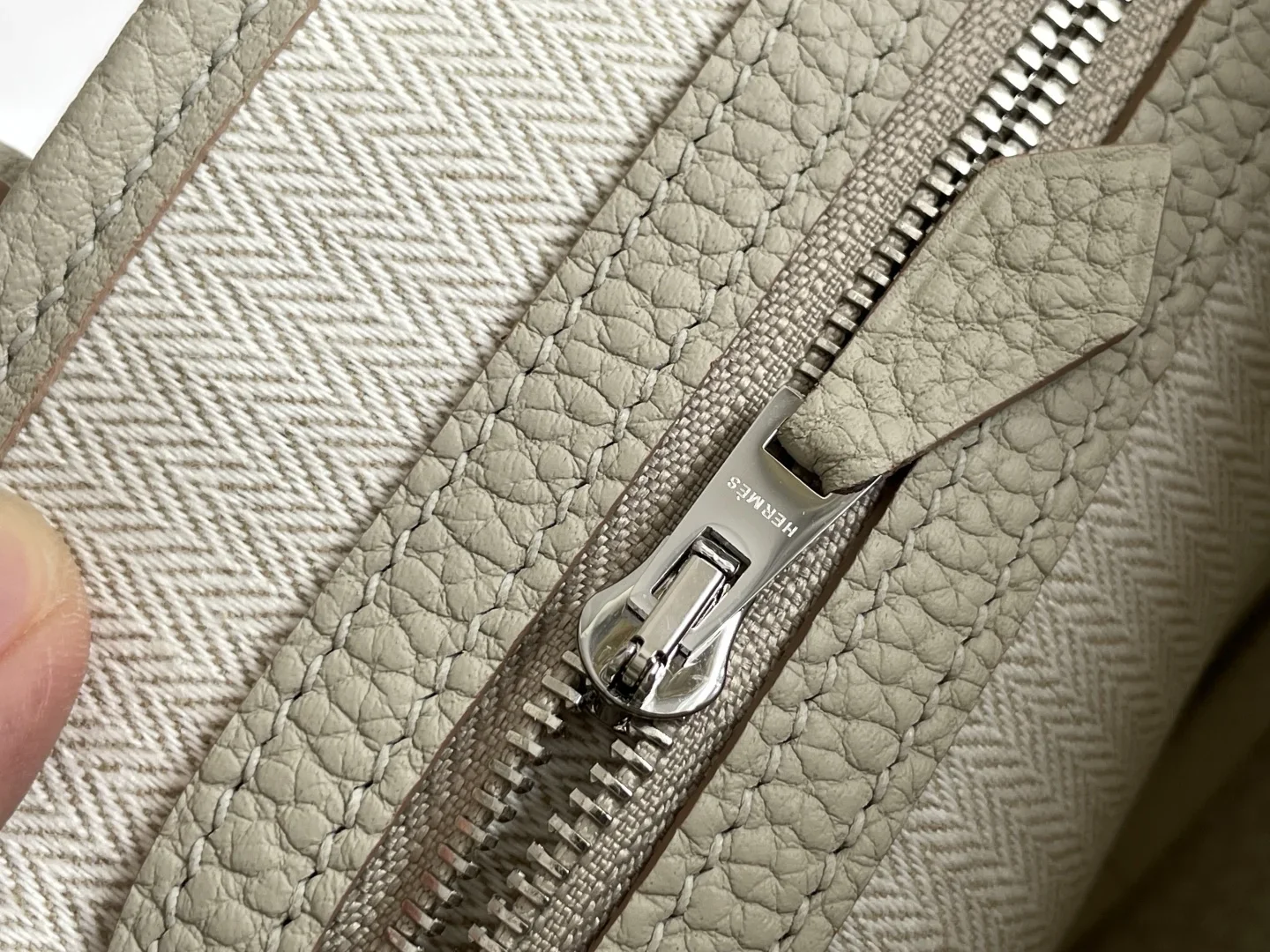 HERMES Totes Bags Togo Leather Beige 23x16x10CM H20202609090281 - Image 8