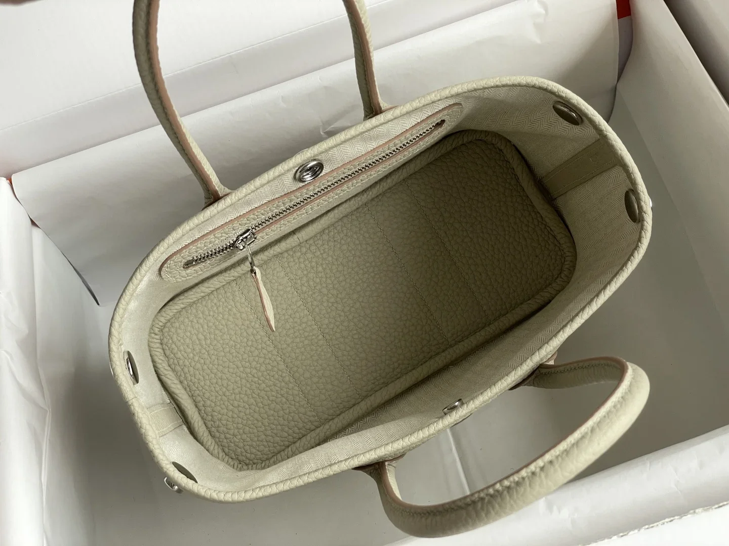 HERMES Totes Bags Togo Leather Beige 23x16x10CM H20202609090281 - Image 9