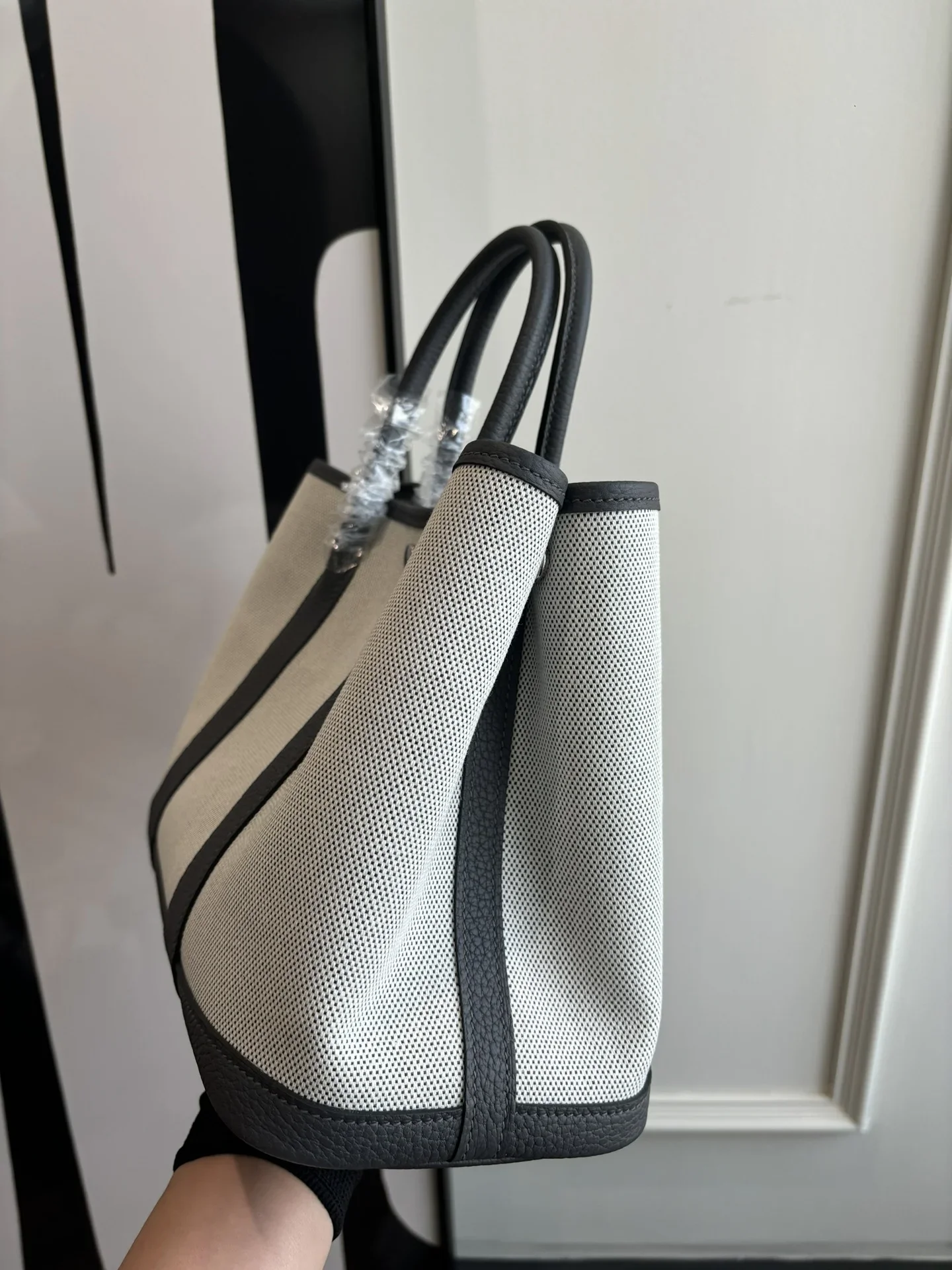 HERMES Totes Bags White-Black 23X30CM A000202609090289 - Image 2