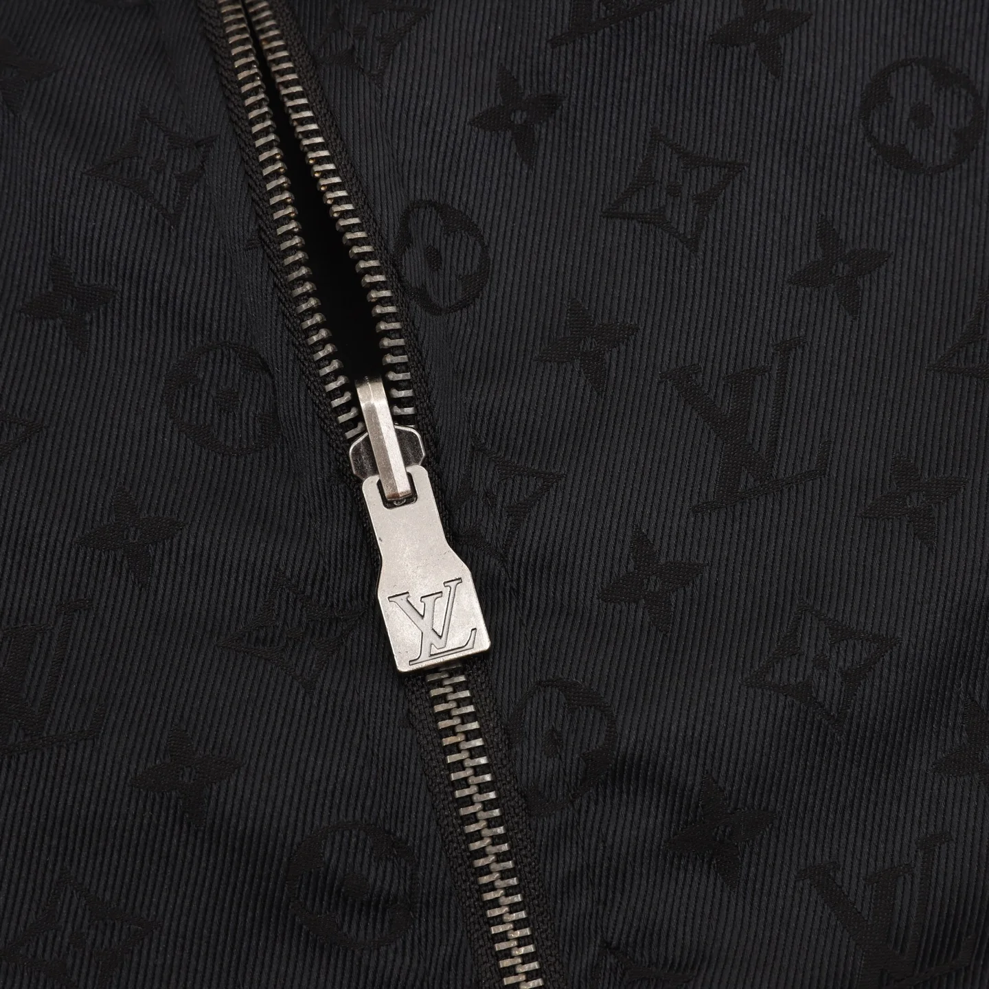 LV Jackets Black S-L C50202609080146 - Image 9