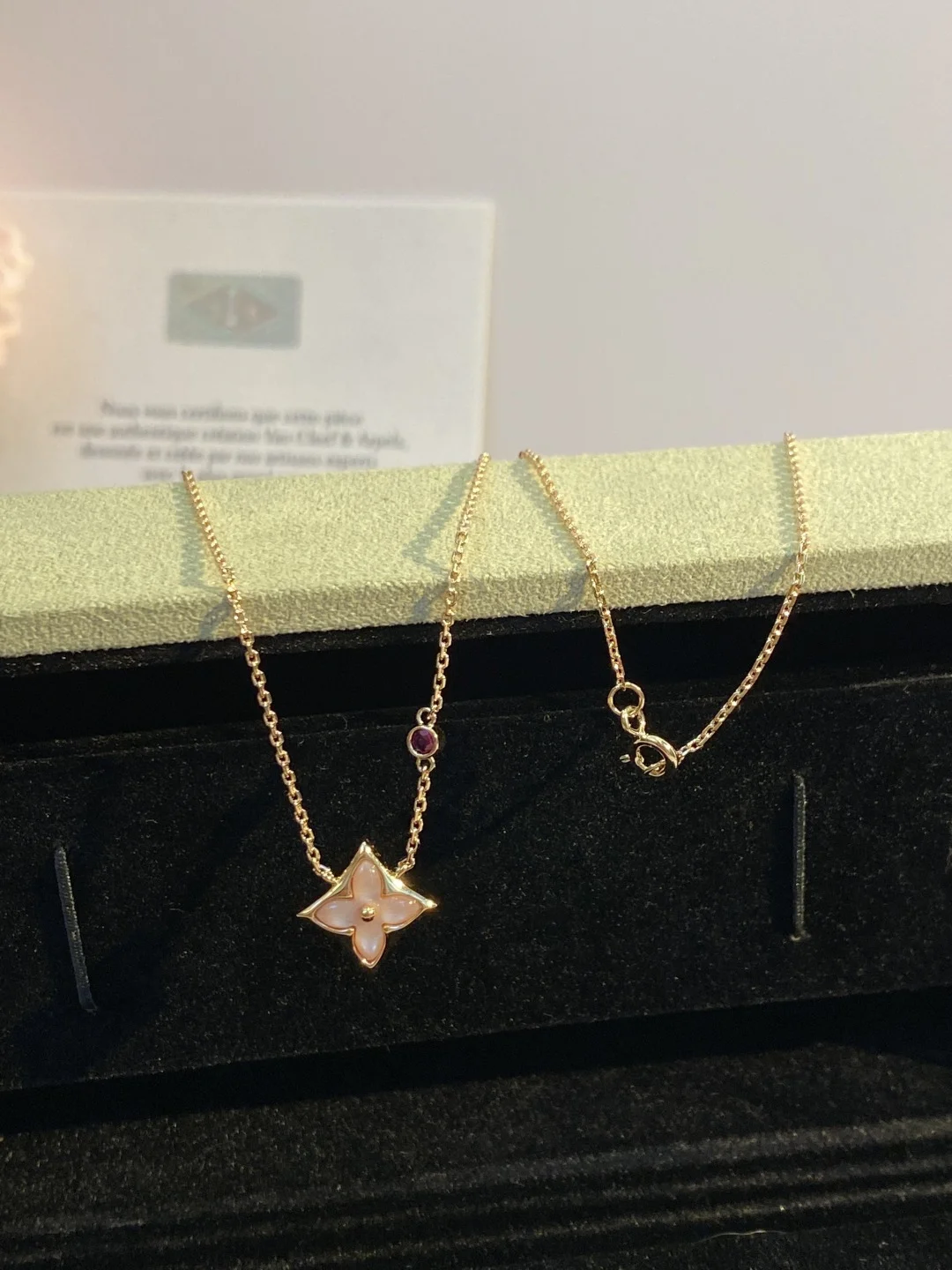 LV Necklaces A15202609070055