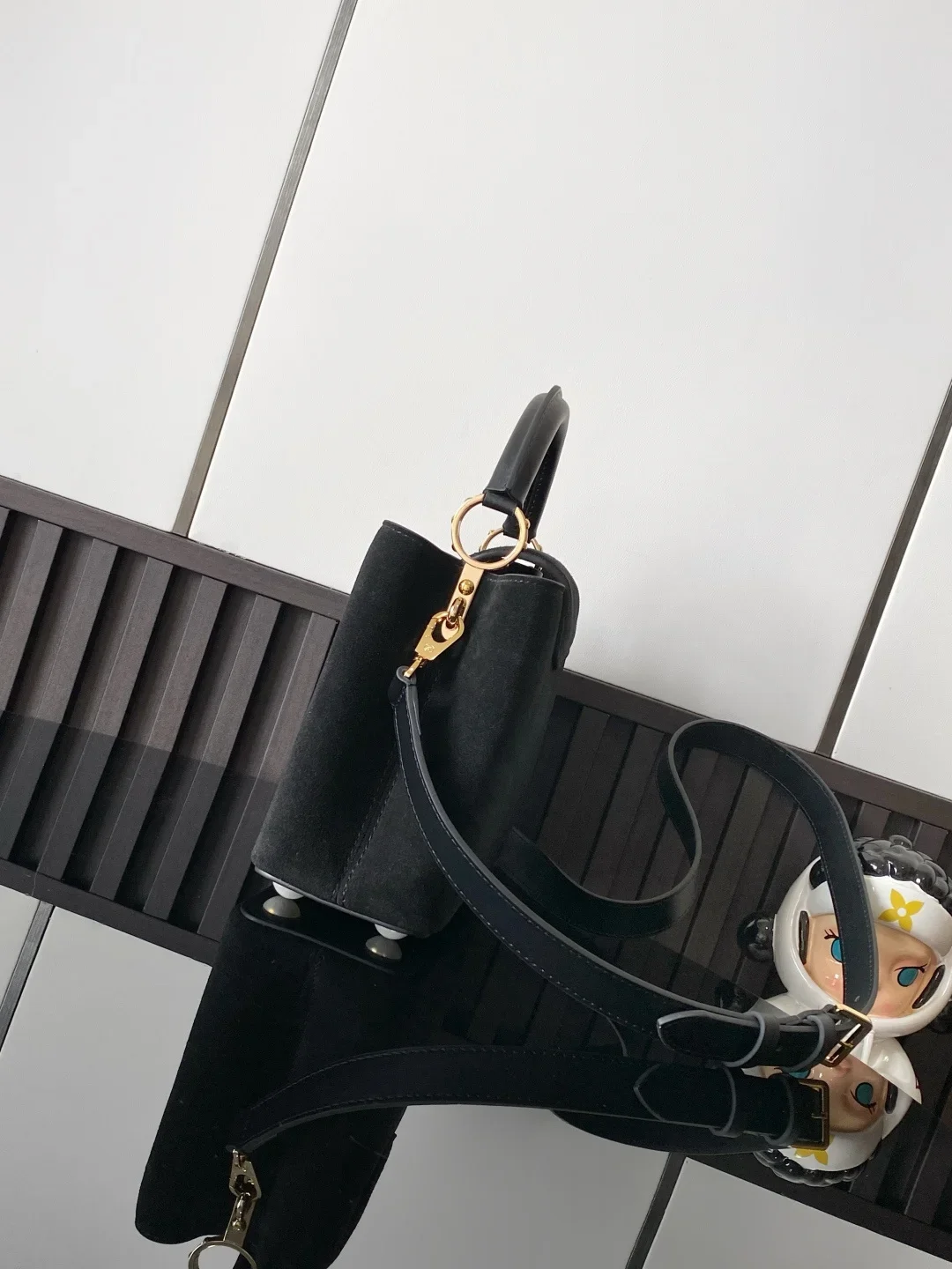 LV Top Handle Bags Black-Gold 27X18X9CM A180202609090239 - Image 2