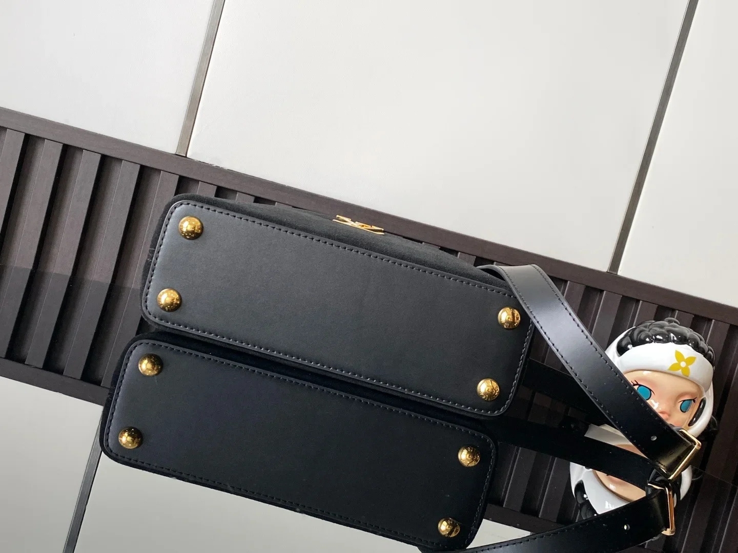LV Top Handle Bags Black-Gold 27X18X9CM A180202609090239 - Image 4