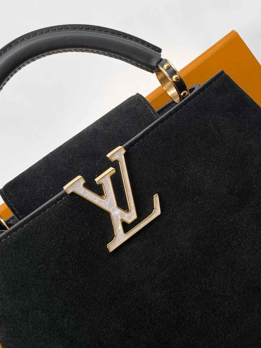 LV Top Handle Bags Black-Gold 27X18X9CM A180202609090239 - Image 5