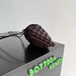 Alternative view of BOTTEGA VENETA Bucket Bags Brown 21X16.6X1CM F8010065367