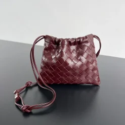 BOTTEGA VENETA Bucket Bags Burgundy 21X16.6X1CM F8010065390