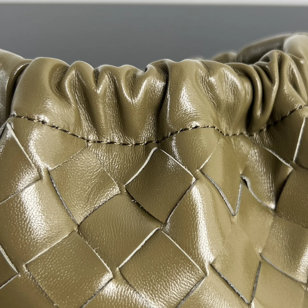 BOTTEGA VENETA Bucket Bags Nappa Leather Green 21X16.6X1CM F8010065380 - Image 6