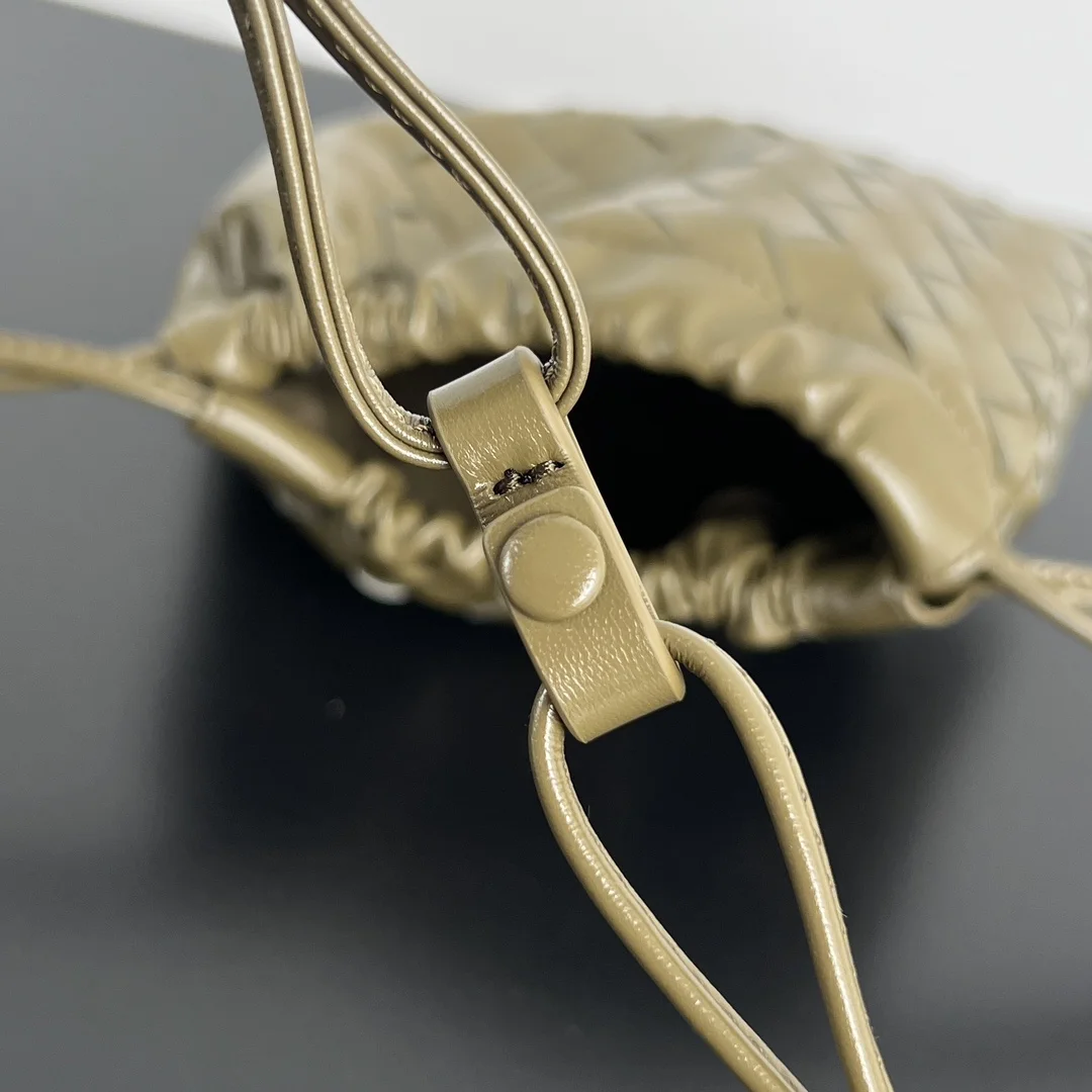BOTTEGA VENETA Bucket Bags Nappa Leather Green 21X16.6X1CM F8010065380 - Image 7