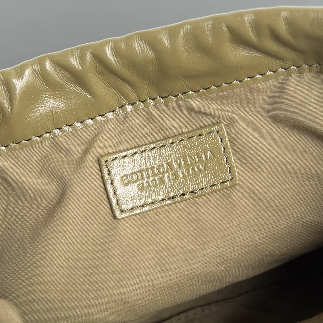 BOTTEGA VENETA Bucket Bags Nappa Leather Green 21X16.6X1CM F8010065380 - Image 8