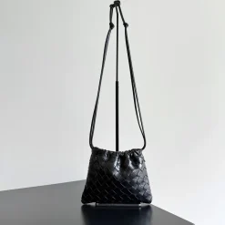 Alternative view of BOTTEGA VENETA Bucket Bags Woven Leather Black 21X16.6X1CM F8010065378