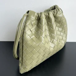 Alternative view of BOTTEGA VENETA Bucket Bags Woven Leather Green 32X23CM G8010065346