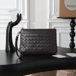 BOTTEGA VENETA Clutches Bags Intrecciato Leather Brown 25X17X4CM G3010065597