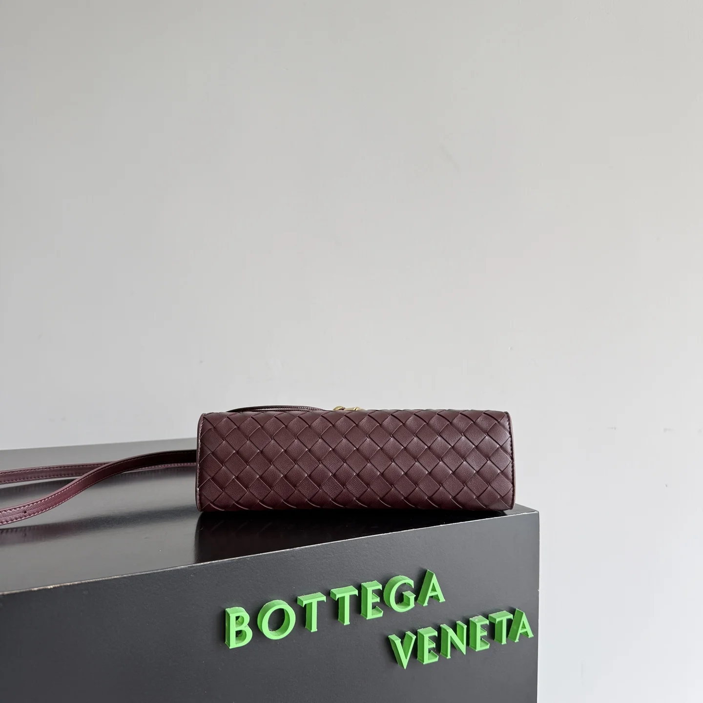 BOTTEGA VENETA Clutches Bags Lamb Leather Burgundy-Gold 24X13.5X7CM G6010065865 - Image 3