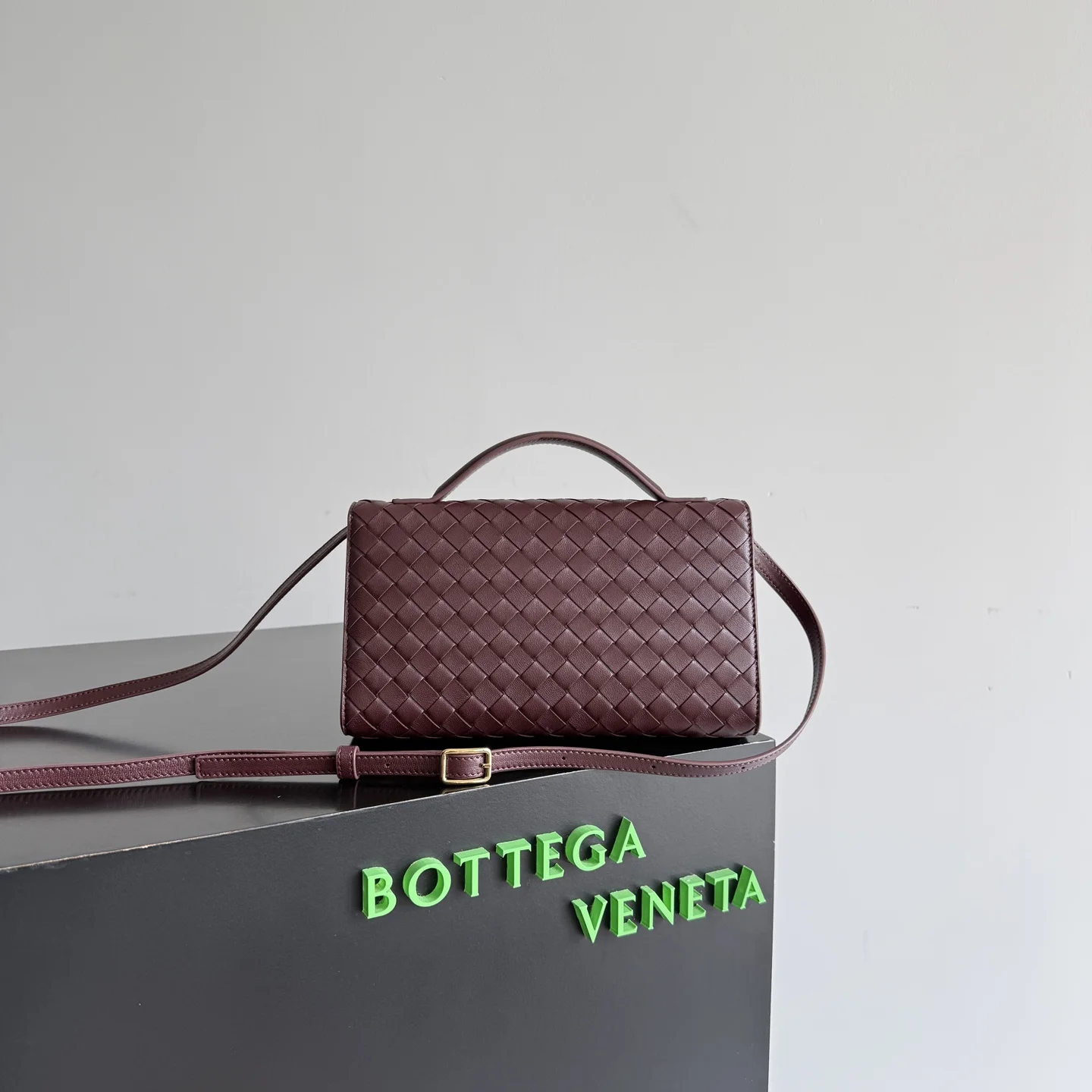 BOTTEGA VENETA Clutches Bags Lamb Leather Burgundy-Gold 24X13.5X7CM G6010065865 - Image 4