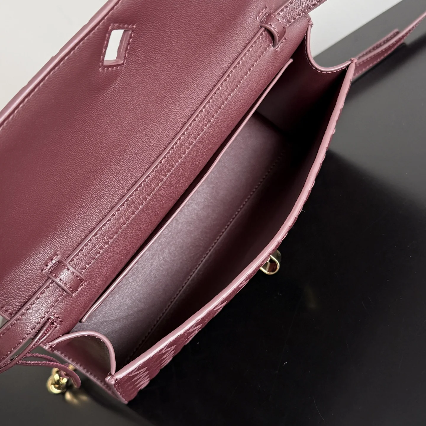 BOTTEGA VENETA Clutches Bags Lamb Leather Burgundy-Gold 24X13.5X7CM G6010065865 - Image 9