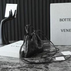 Alternative view of BOTTEGA VENETA Shoulder Bags Black 21X16.6X1CM F8010065399