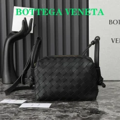 BOTTEGA VENETA Shoulder Bags Black-Gold 19X12X9CM F8010065266
