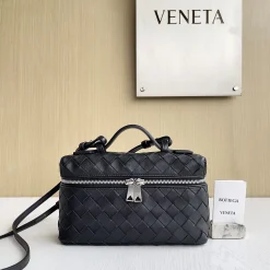 BOTTEGA VENETA Shoulder Bags Black-Silver 22X12.5X5CM F8010064826