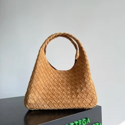 BOTTEGA VENETA Shoulder Bags Brown 33X20X16.5CM A28010065072