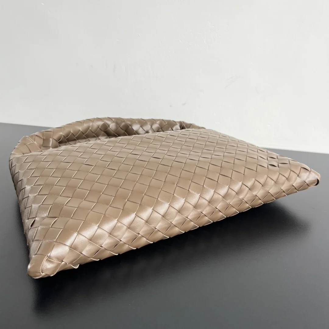 BOTTEGA VENETA Shoulder Bags Brown 41X20.5X7.5CM H8010060244 - Image 3