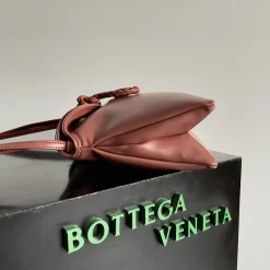Alternative view of BOTTEGA VENETA Shoulder Bags Brown-Gold 27X16X6CM G5010064118