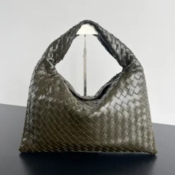 BOTTEGA VENETA Shoulder Bags Calf Leather Green 46X21X10CM I8010060556