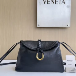 BOTTEGA VENETA Shoulder Bags Calfskin Leather Black-Gold 27X16X6CM G5010064100