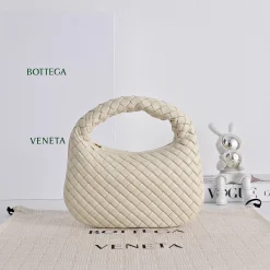 BOTTEGA VENETA Shoulder Bags Cream 26X22X5CM G3010063464