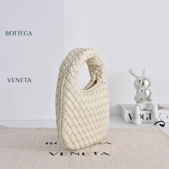 Alternative view of BOTTEGA VENETA Shoulder Bags Cream 26X22X5CM G3010063464
