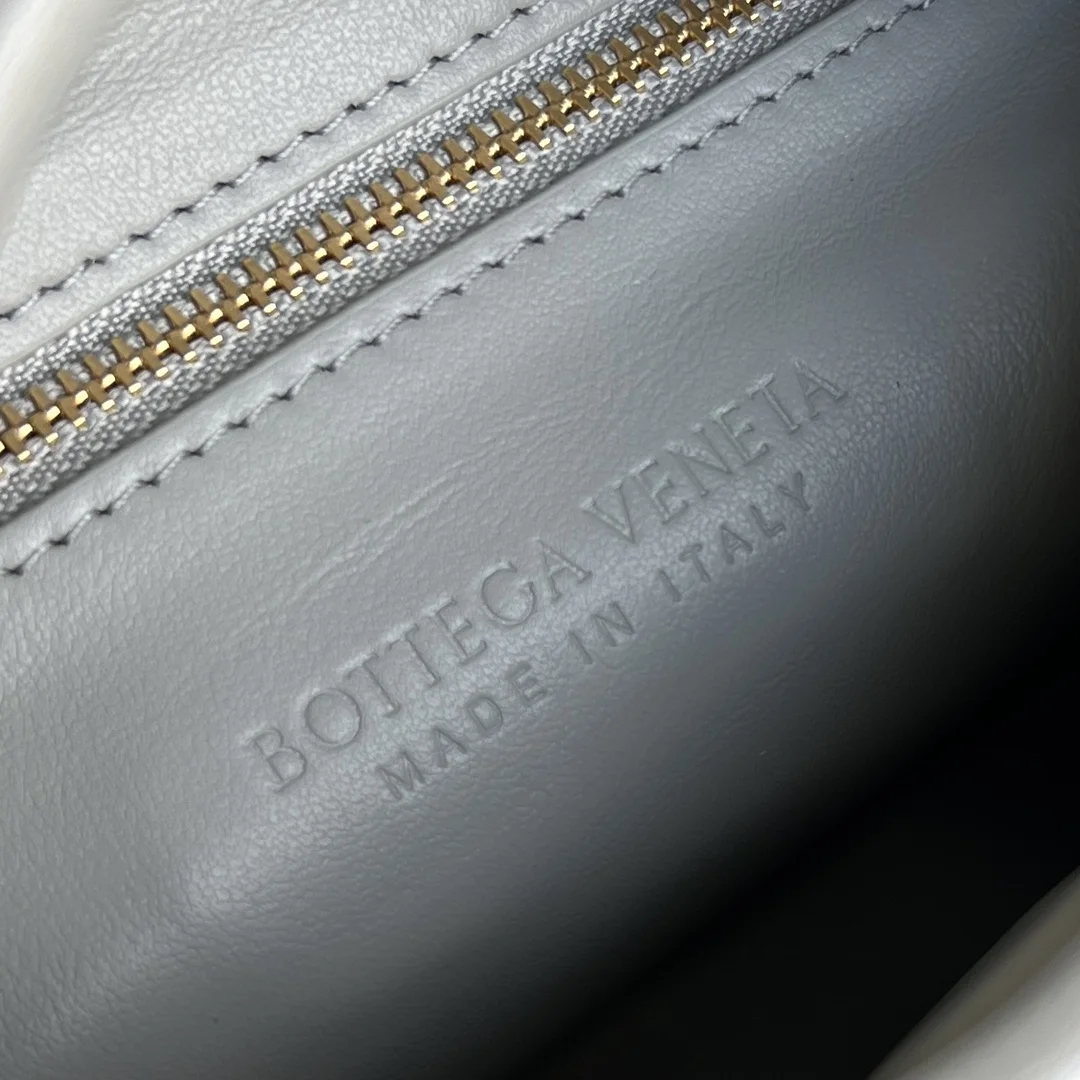 BOTTEGA VENETA Shoulder Bags Grey 41X20.5X7.5CM H8010060239 - Image 8