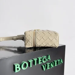 Alternative view of BOTTEGA VENETA Shoulder Bags Intrecciato Leather Beige-Gold 22X12.5X5CM F8010064868