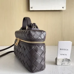 Alternative view of BOTTEGA VENETA Shoulder Bags Intrecciato Leather Brown-Gold 22X12.5X5CM F8010064820