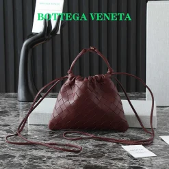 BOTTEGA VENETA Shoulder Bags Intrecciato Leather Burgundy 21X16.6X1CM F8010064159