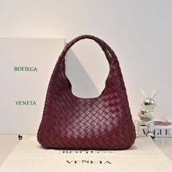 BOTTEGA VENETA Shoulder Bags Intrecciato Leather Burgundy 33X20X16.5CM A28010065060