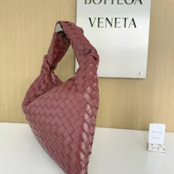 Alternative view of BOTTEGA VENETA Shoulder Bags Intrecciato Leather Burgundy 46X10X21CM I8010060682