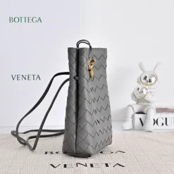 Alternative view of BOTTEGA VENETA Shoulder Bags Intrecciato Leather Gray-Gold 14X21.5X7CM F3010064946