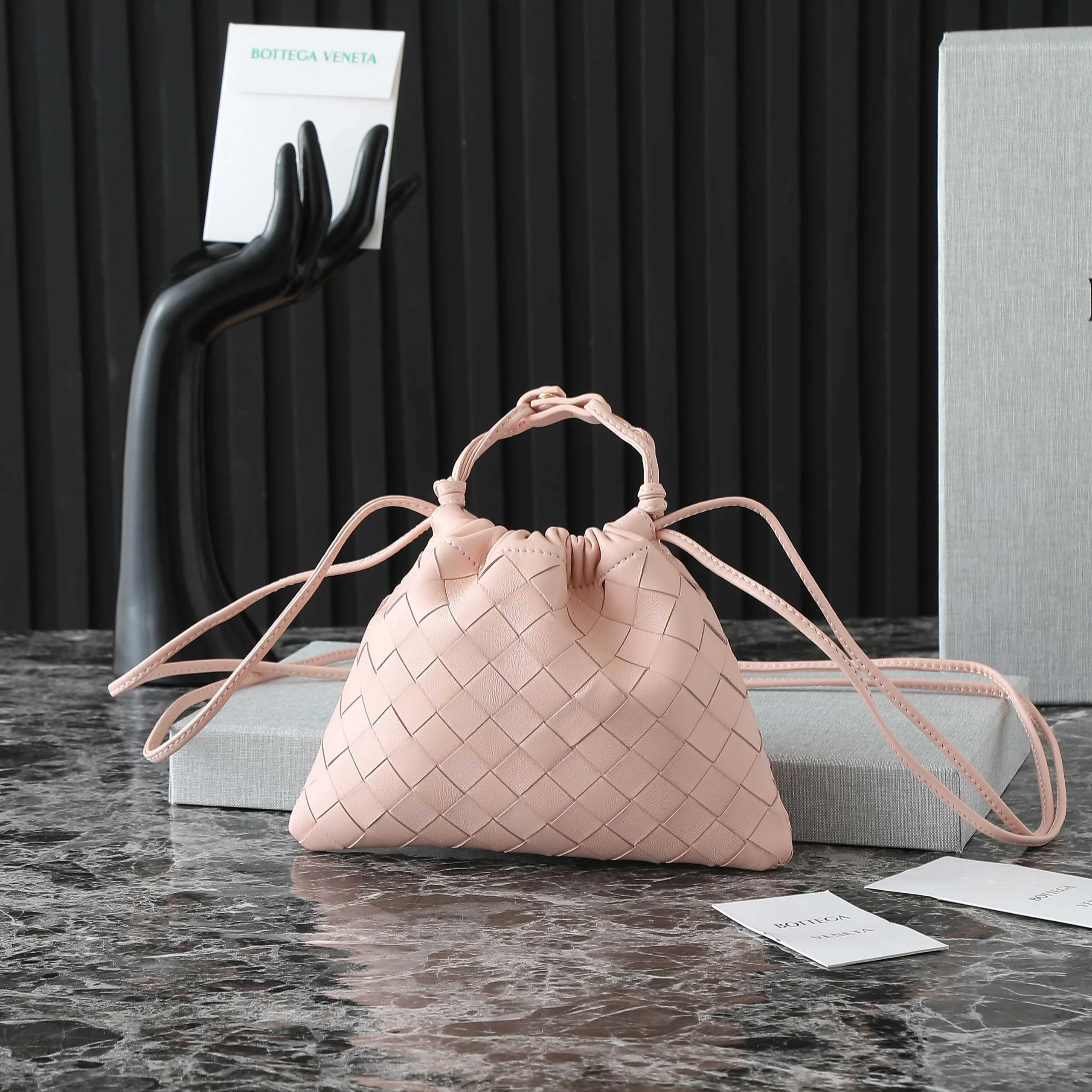 BOTTEGA VENETA Shoulder Bags Intrecciato Leather Pink 21X16.6X1CM F8010065365 - Image 2