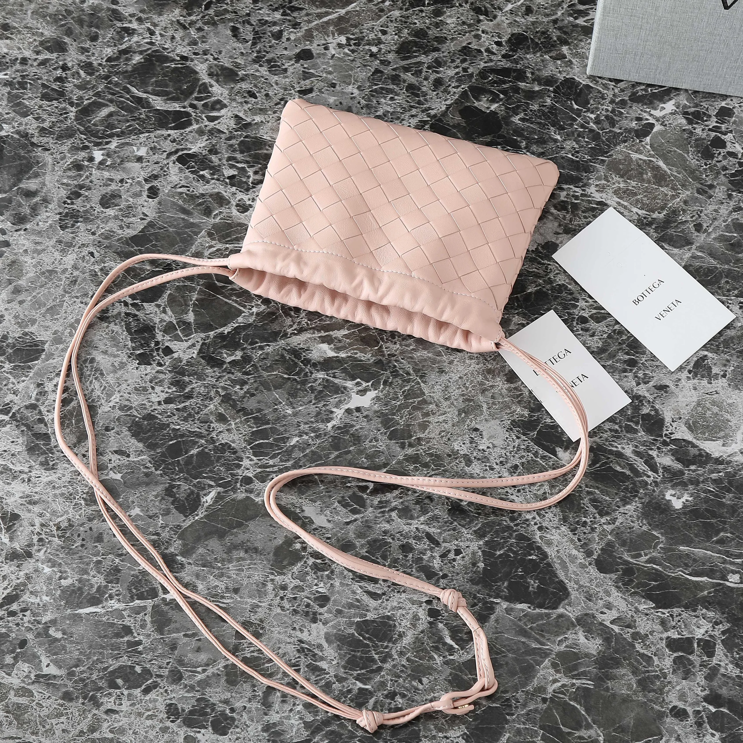 BOTTEGA VENETA Shoulder Bags Intrecciato Leather Pink 21X16.6X1CM F8010065365 - Image 6