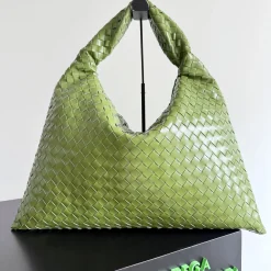 BOTTEGA VENETA Shoulder Bags Leather Green 53X24X13CM A08010061000