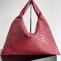 BOTTEGA VENETA Shoulder Bags Leather Red 53X24X13CM A08010061106